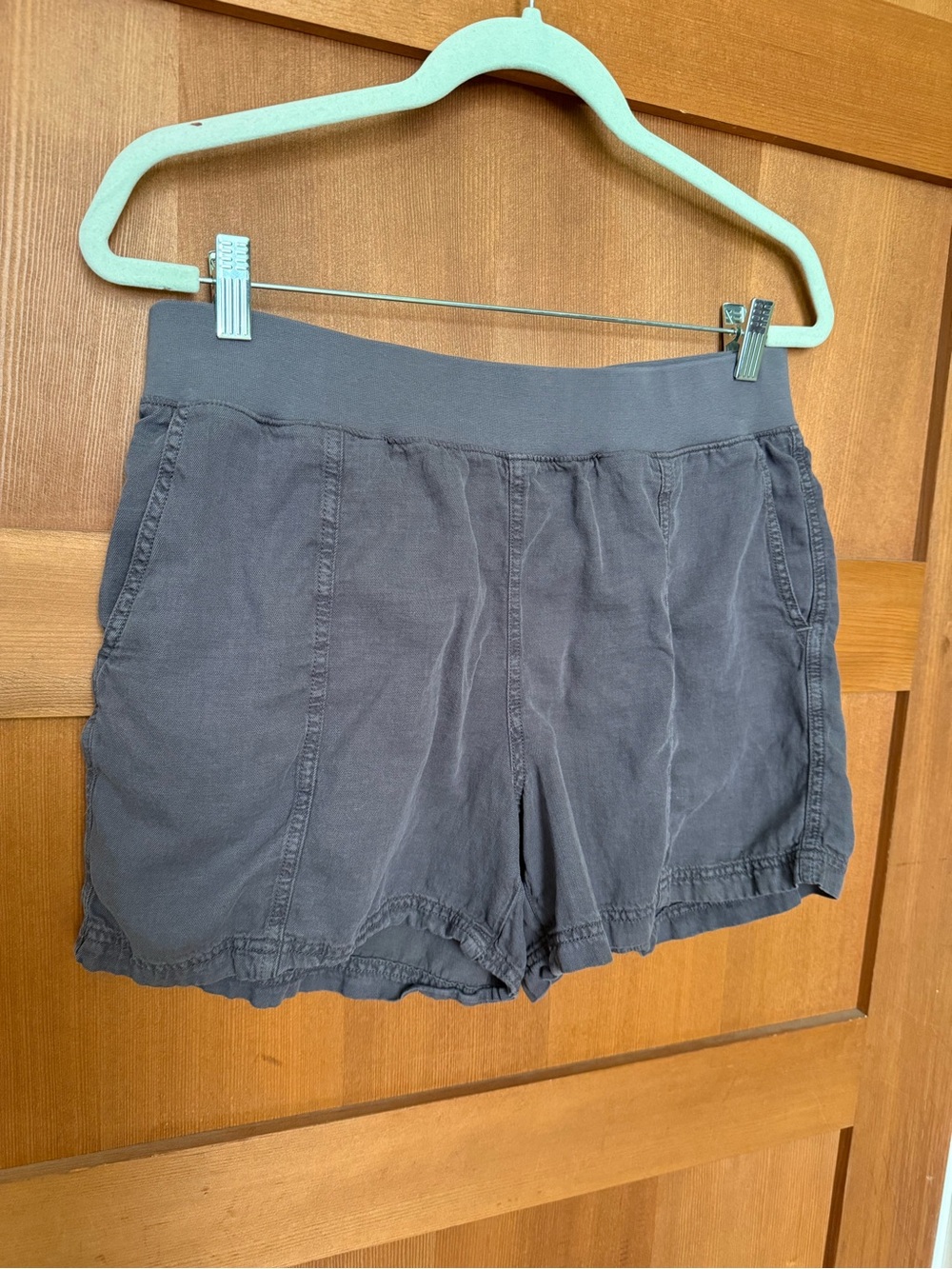 Faherty Women’s Shorts Medium